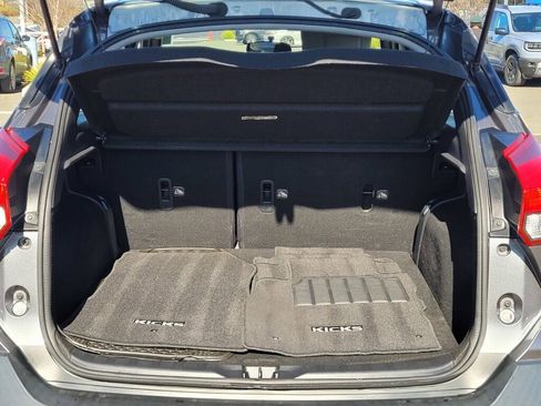 Used 2018 Nissan Kicks S image 10