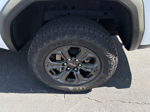 Used 2025 GMC Canyon Elevation AWD/4WD image 23