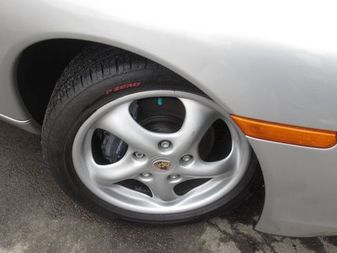 Used 1998 Porsche Boxster Base 2dr Convertible image 4