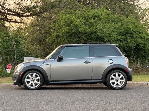 Used 2010 MINI Cooper S FWD image 2