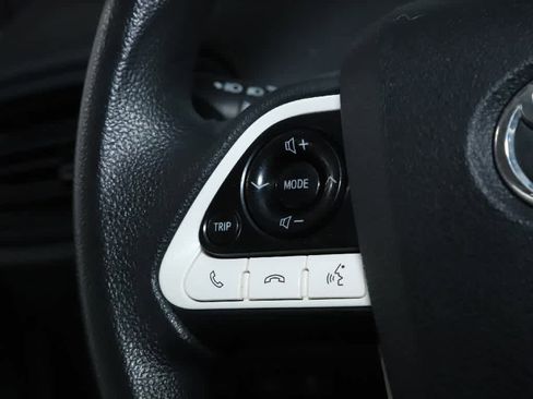 Certified 2018 Toyota Prius Two image 22