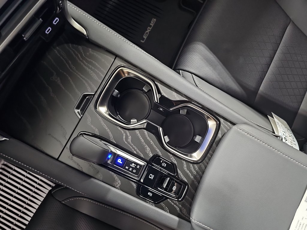 New 2026 Lexus RX 350 FWD image 24