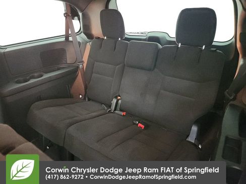 Used 2017 Dodge Grand Caravan SE FWD image 29