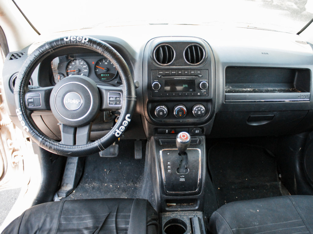Used 2012 Jeep Compass Sport AWD/4WD image 19