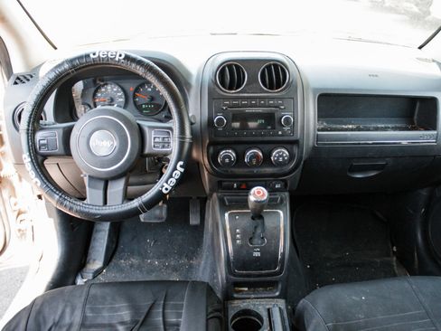 Used 2012 Jeep Compass Sport AWD/4WD image 19