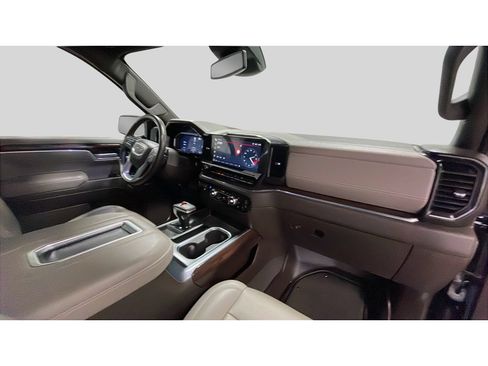 Used 2022 GMC Sierra 1500 SLT w/ SLT Premium Plus Package AWD/4WD image 18