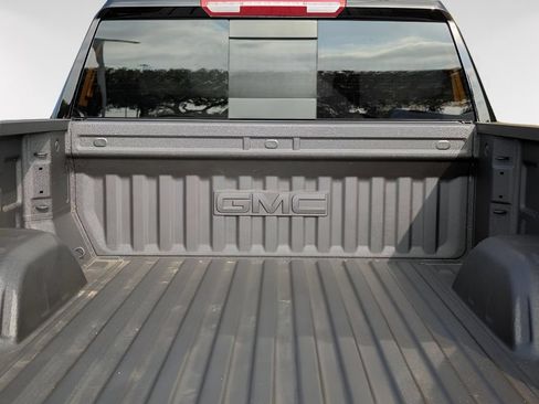 Used 2025 GMC Sierra 1500 SLT AWD/4WD image 12