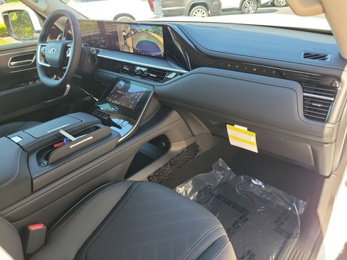 New 2026 INFINITI QX80 Luxe w/ Cargo Package RWD image 11