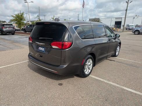 Used 2018 Chrysler Pacifica Touring Plus w/ Tire & Wheel Group image 5