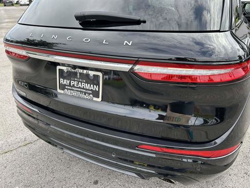 Certified 2025 Lincoln Corsair AWD w/ Equipment Group 101A image 4