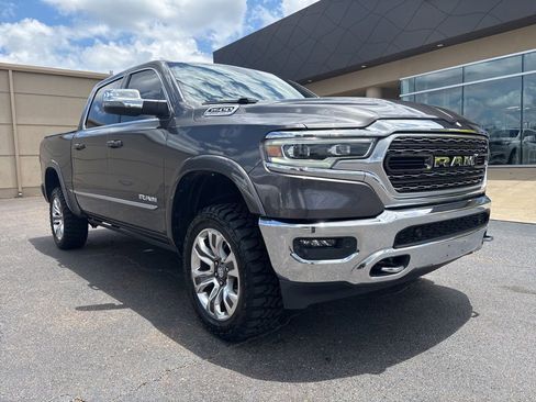 Used 2023 RAM 1500 Limited AWD/4WD image 3