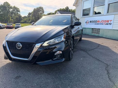 Used 2019 Nissan Altima 2.5 SV FWD image 1