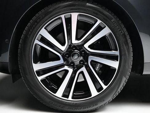 Used 2023 Land Rover Range Rover SE image 35
