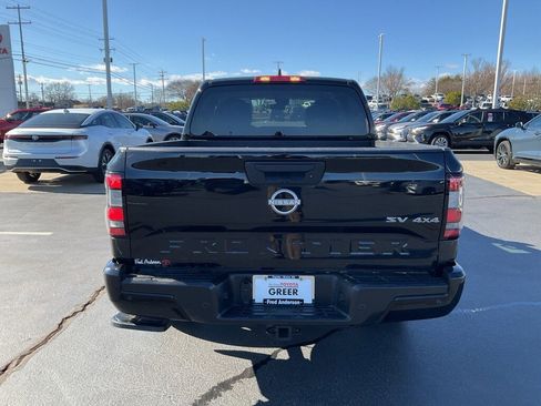 Used 2024 Nissan Frontier SV w/ Technology Package image 16