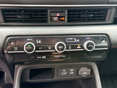 Used 2023 Honda Pilot Sport image 18