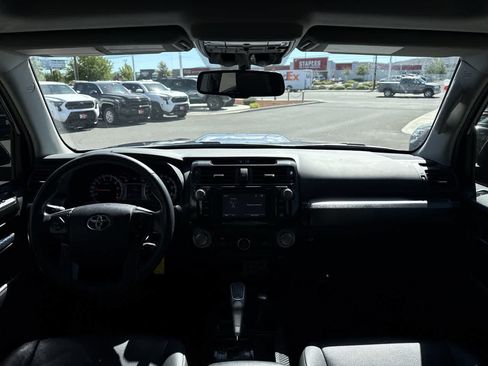 Used 2019 Toyota 4Runner TRD Off-Road Premium AWD/4WD image 15