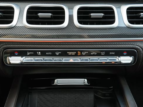 Used 2023 Mercedes-Benz GLS 450 4MATIC image 16