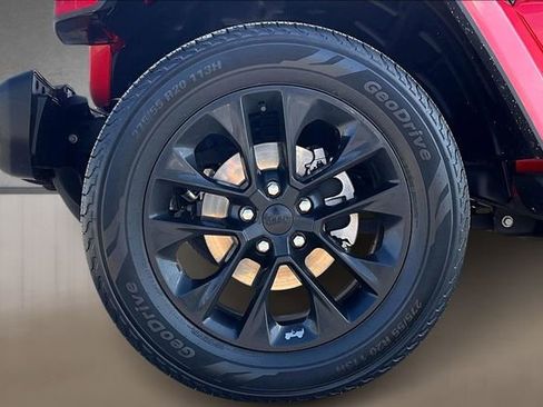 Used 2021 Jeep Wrangler Unlimited Sahara 4xe image 8