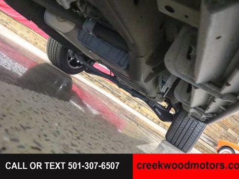Used 2023 GMC Yukon SLT AWD/4WD image 31