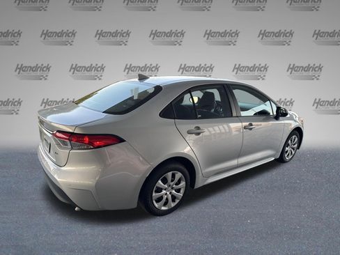 Used 2025 Toyota Corolla LE FWD image 9
