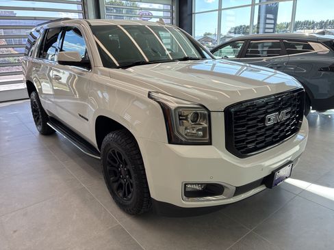 Used 2020 GMC Yukon SLT AWD/4WD image 2