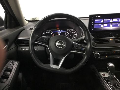 Used 2024 Nissan Altima 2.5 SV w/ SV Premium Package FWD image 29
