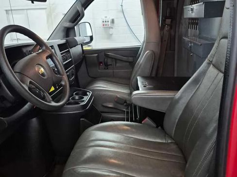 Used 2019 Chevrolet Express 2500 w/ Driver Convenience Package RWD image 6