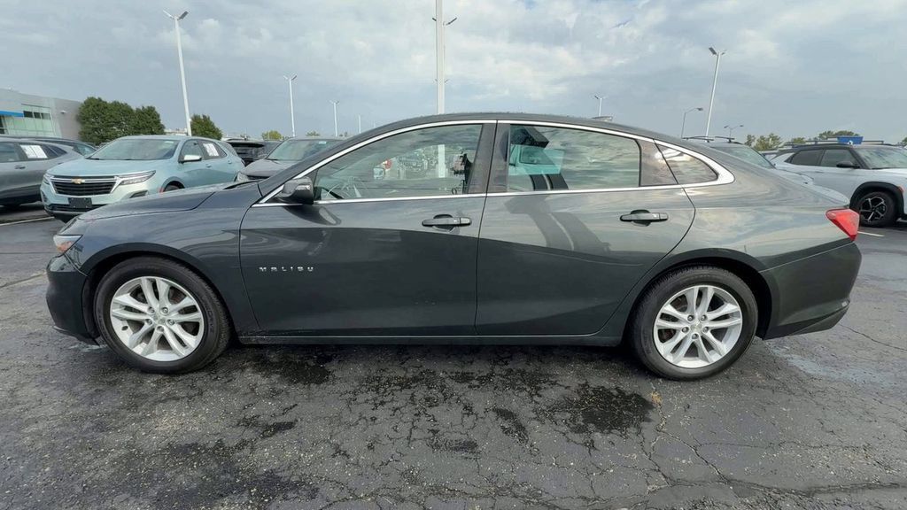 Used 2016 Chevrolet Malibu LT FWD image 5