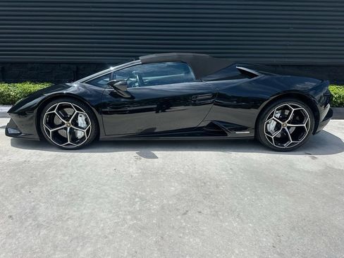 Used 2020 Lamborghini Huracan EVO AWD/4WD image 2
