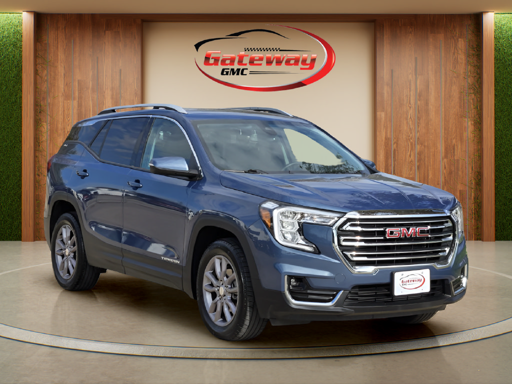 Used 2024 GMC Terrain SLT AWD/4WD image 3