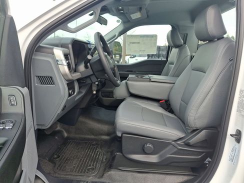 Used 2024 Ford F550 2WD Regular Cab Super Duty image 11