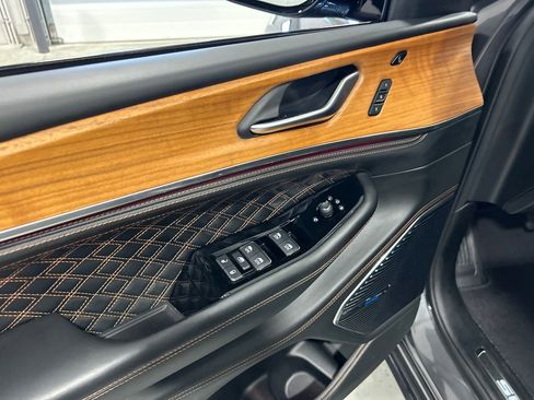 Used 2024 Jeep Grand Cherokee L Summit image 14