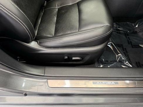 Used 2023 Nissan Altima 2.5 SL FWD image 21