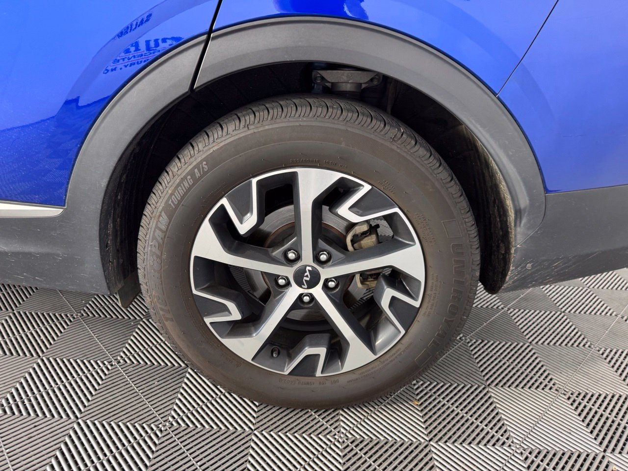 Used 2023 Kia Sportage EX FWD image 12