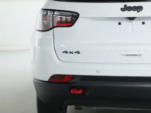 Used 2025 Jeep Compass Trailhawk AWD/4WD image 43