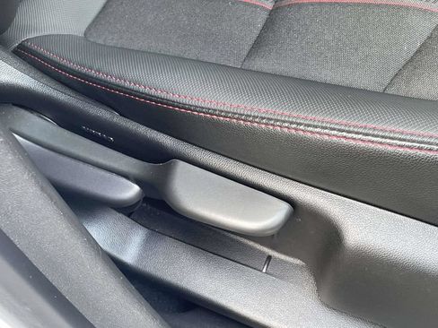 Used 2024 Chevrolet Equinox RS FWD image 17
