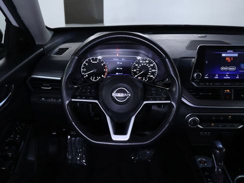 Used 2024 Nissan Altima 2.5 SR image 18