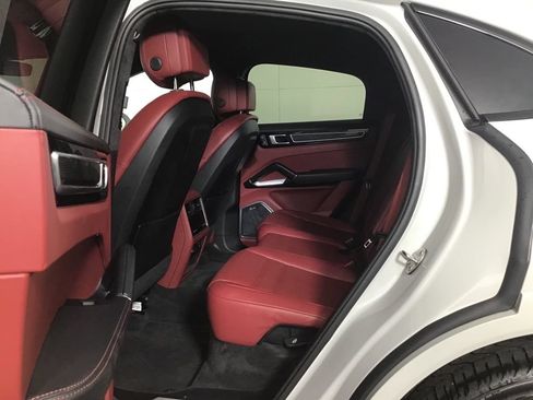 Used 2023 Porsche Cayenne Turbo AWD/4WD image 22