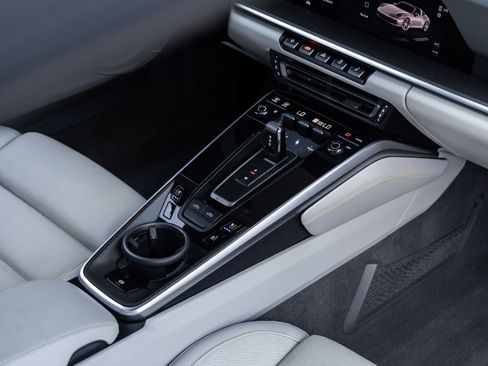 Certified 2022 Porsche 911 Targa 4S AWD/4WD image 38