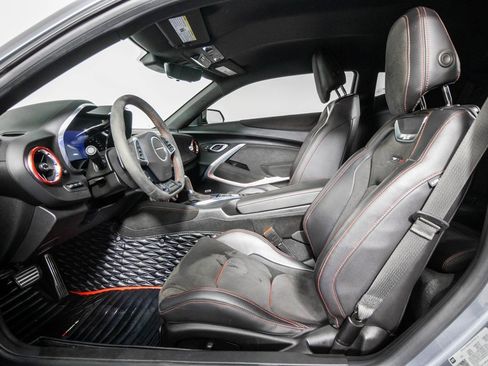 Used 2022 Chevrolet Camaro ZL1 image 9