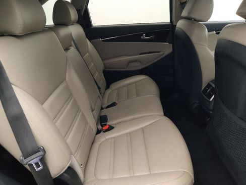 Used 2020 Kia Sorento EX FWD image 19