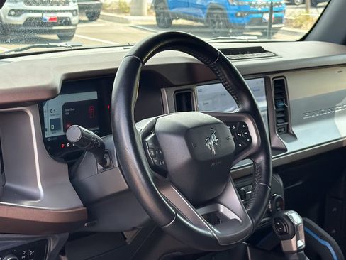 Used 2023 Ford Bronco Outer Banks w/ Sasquatch Package AWD/4WD image 13