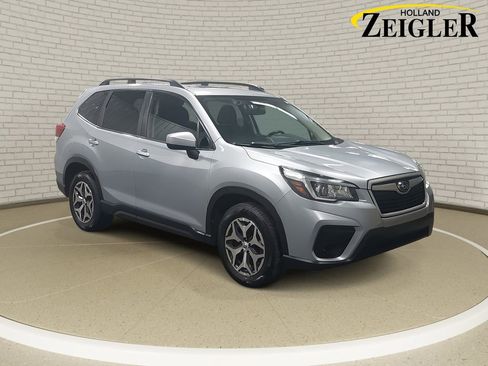 Used 2019 Subaru Forester Premium image 3