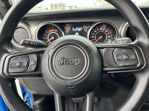 Used 2023 Jeep Wrangler Unlimited Sport image 14