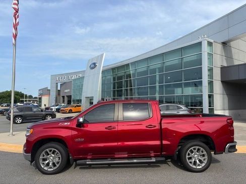 Used 2024 Chevrolet Silverado 1500 LT w/ Texas Edition Plus AWD/4WD image 2