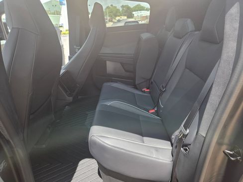 Used 2024 Tesla Cybertruck AWD Crew Cab image 24