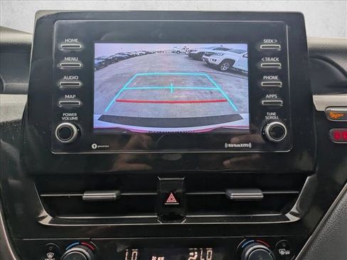 Used 2022 Toyota Camry SE image 13