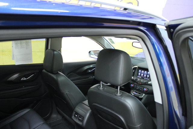 Used 2023 GMC Terrain SLT w/ Tech Package AWD/4WD image 12