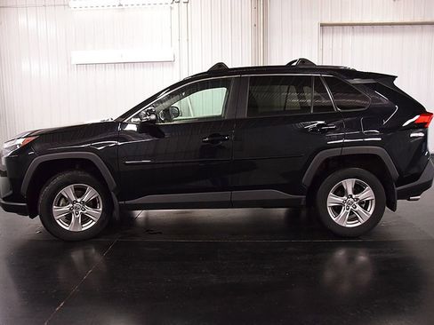 Used 2022 Toyota RAV4 XLE AWD/4WD image 4