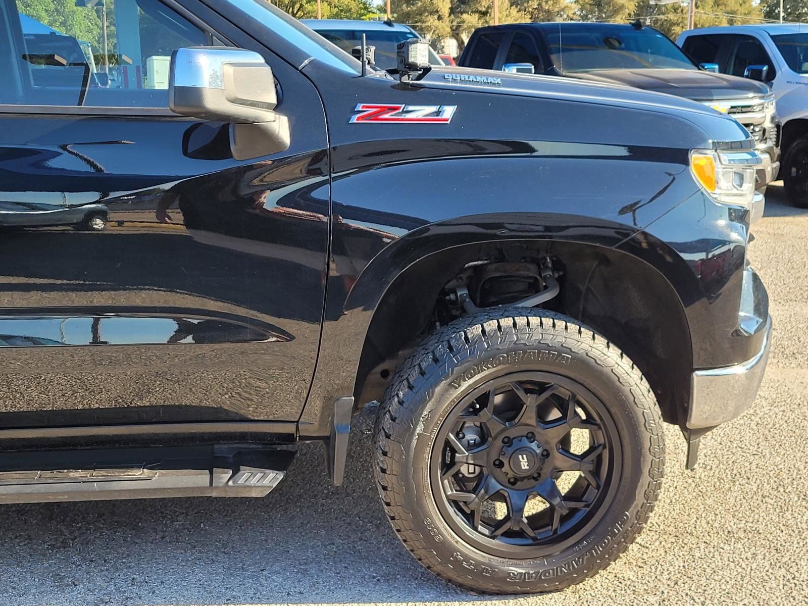 Used 2022 Chevrolet Silverado 1500 LT AWD/4WD image 7